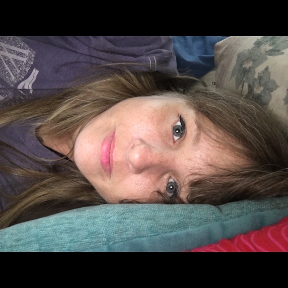 Meet your Posher, Rebekah - Picture 1 of 8